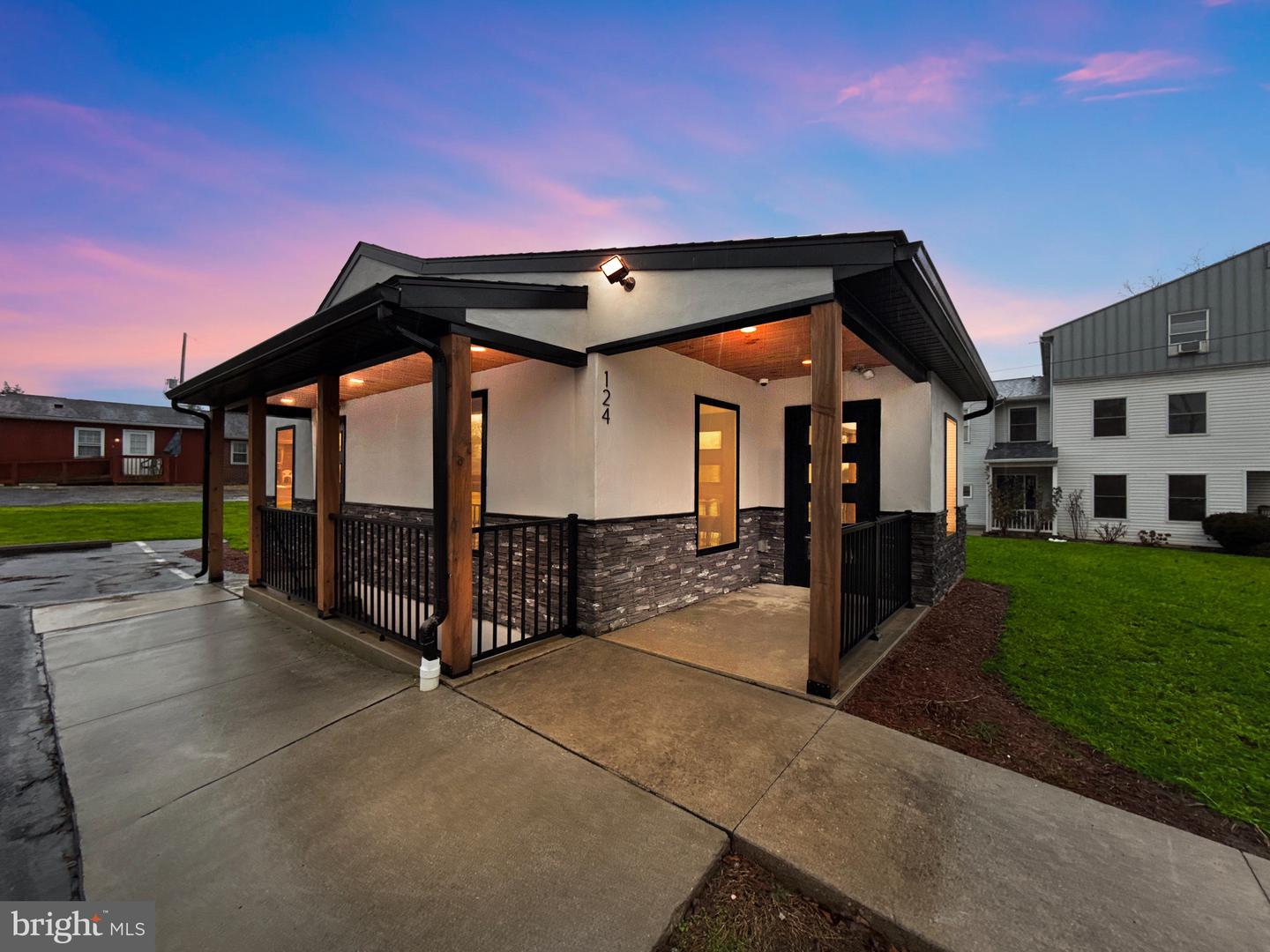 124 High Property Photo 1