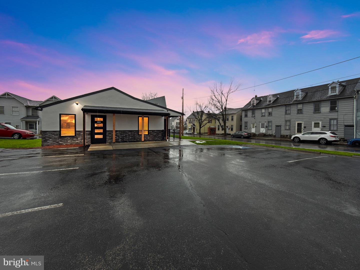 124 High Property Photo 2