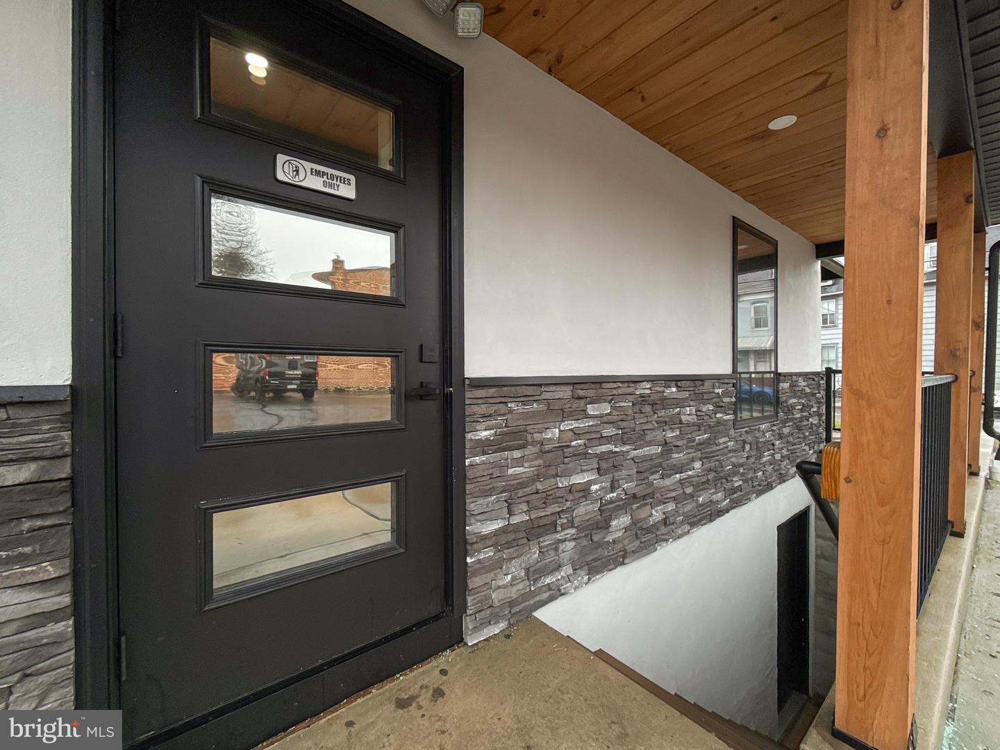 124 High Property Photo 18