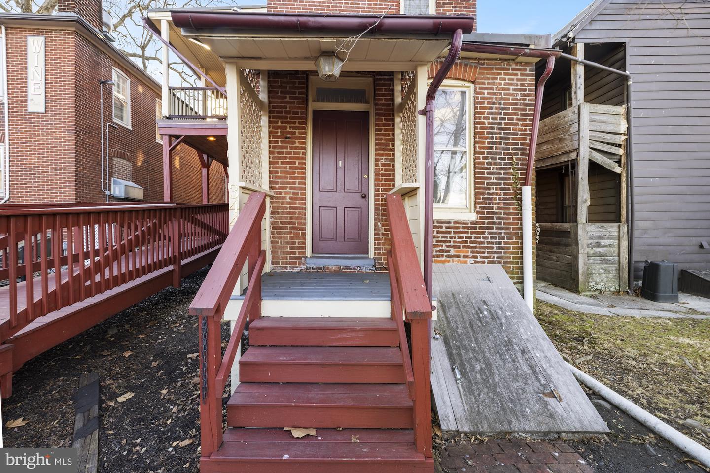 344 Baltimore St Property Photo 7