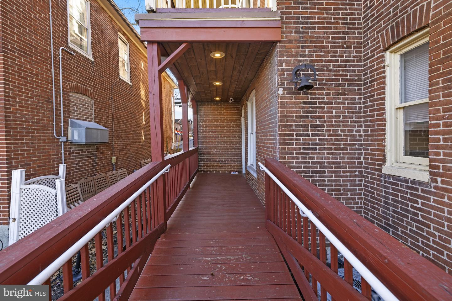 344 Baltimore St Property Photo 8