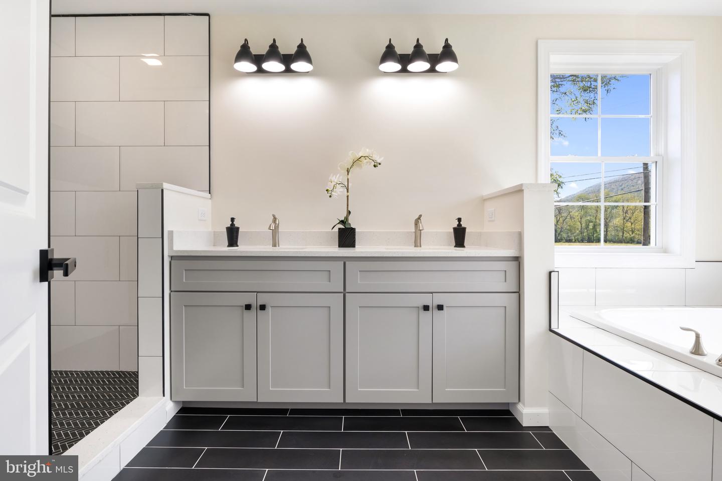 2 Ski Run Trl Property Photo 45