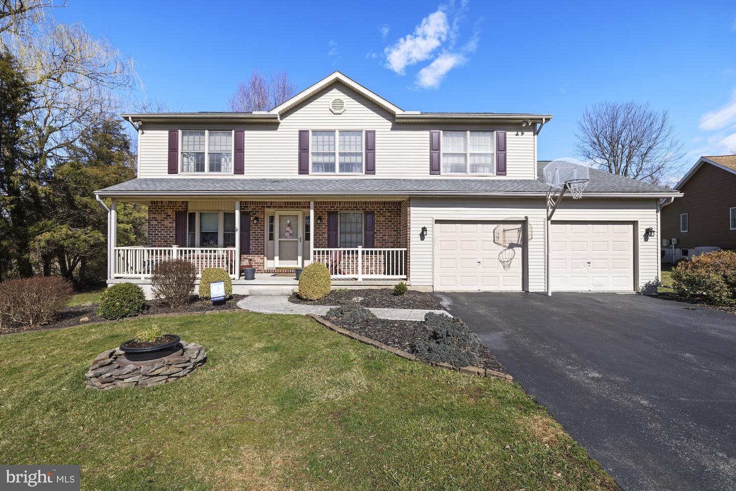 25 Regency Cir Property Photo