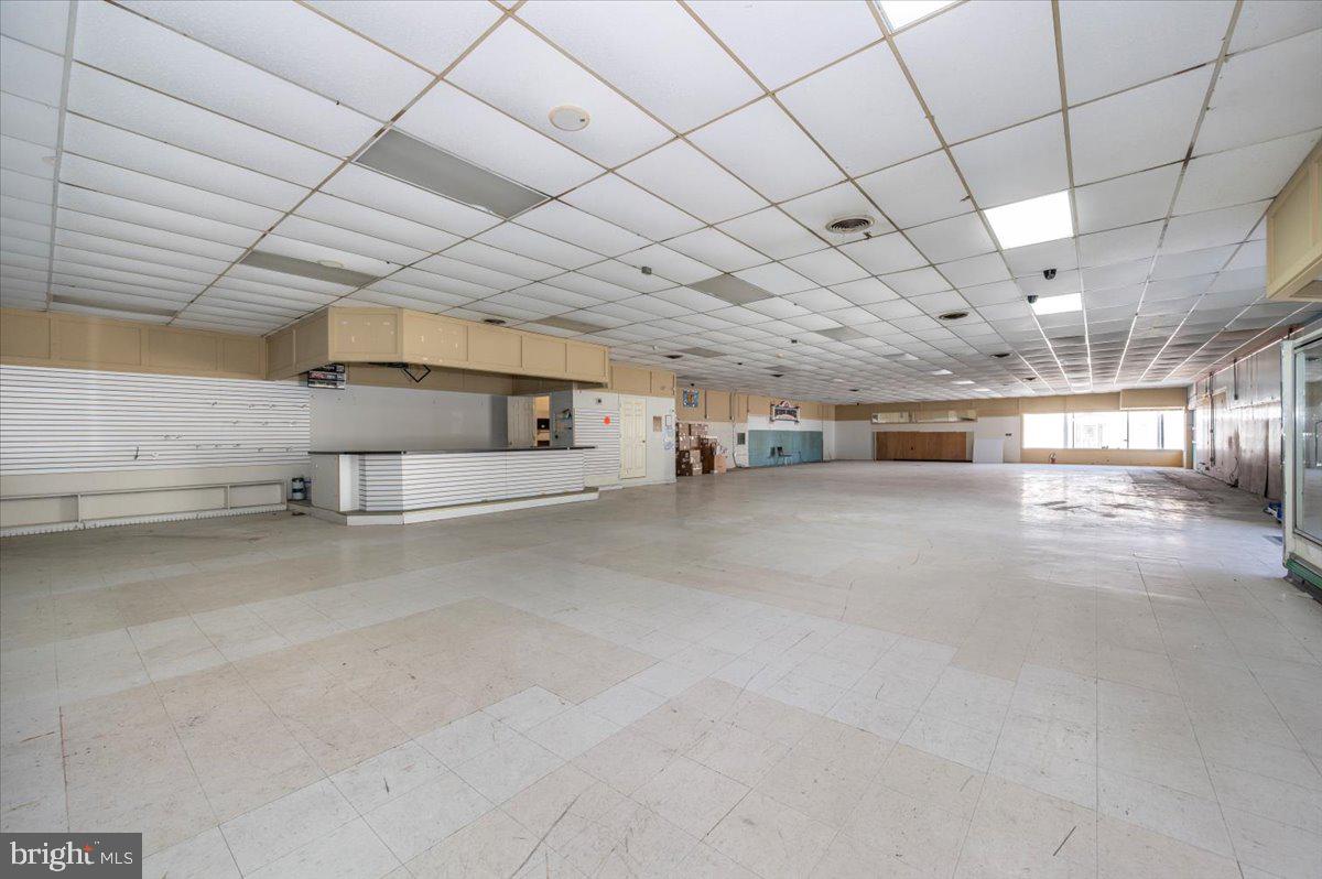 100 W Main St Property Photo 10