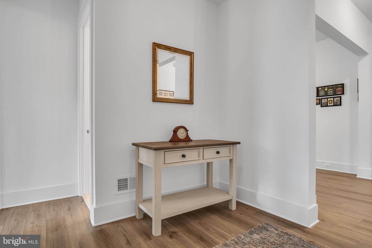 118 New Vista Way Property Photo 8