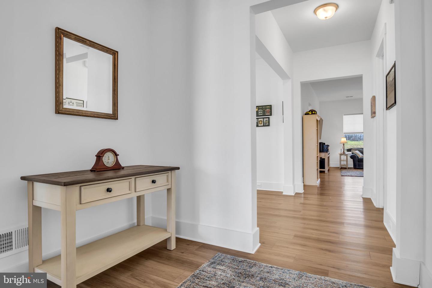 118 New Vista Way Property Photo 9