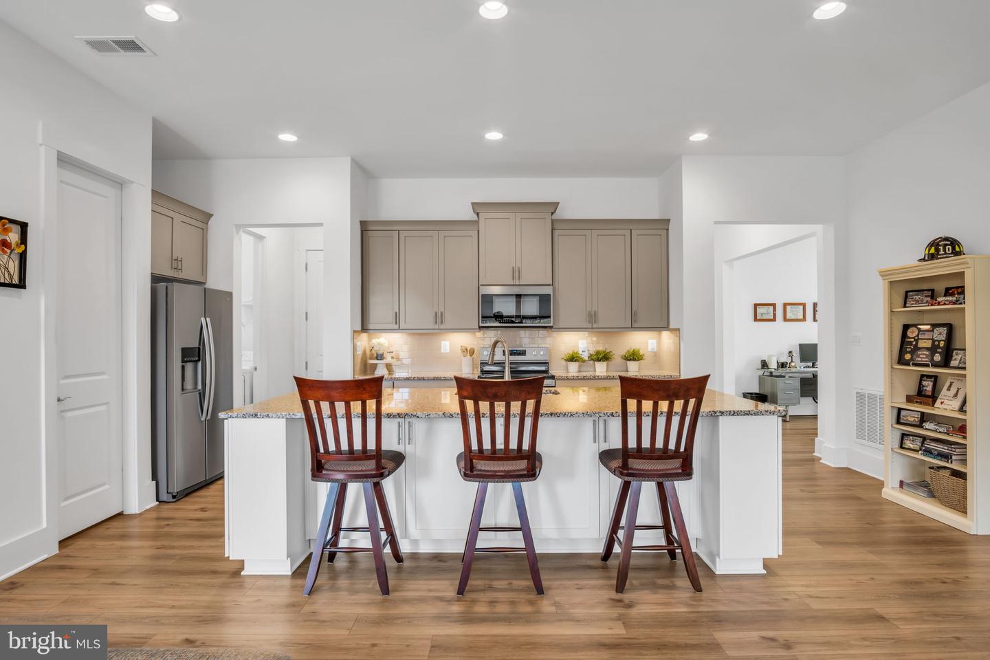 118 New Vista Way Property Photo 15