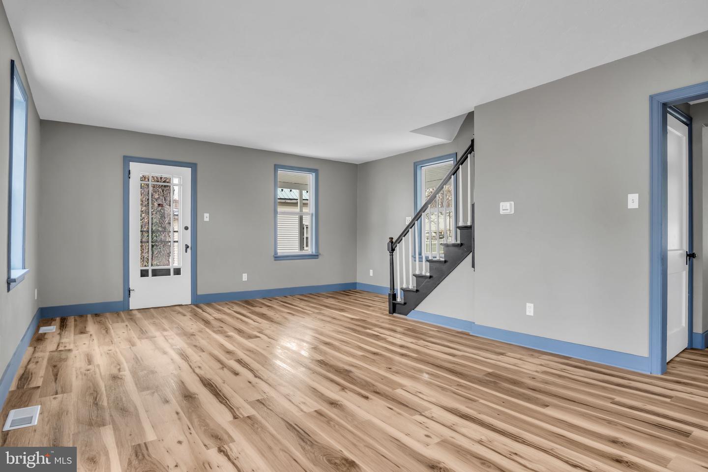 337 Main Property Photo 6