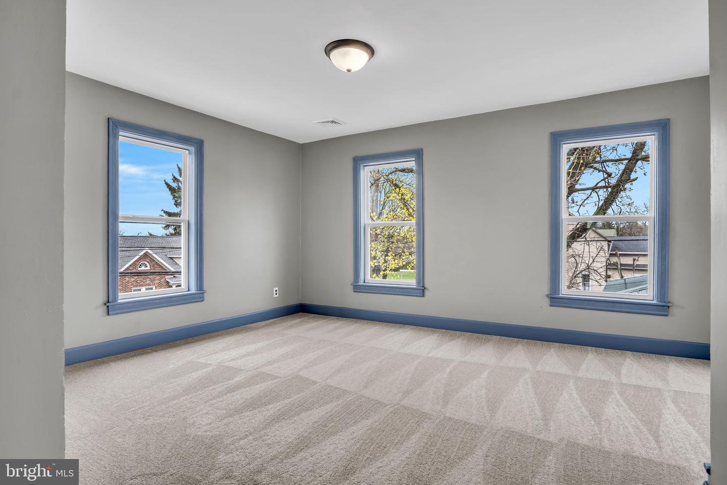 337 Main Property Photo 13