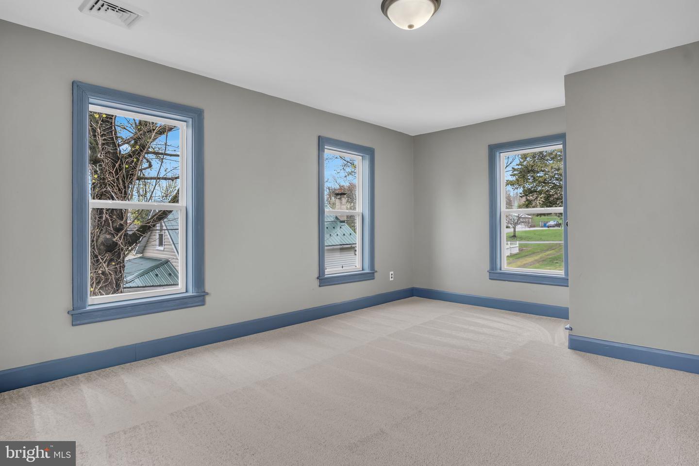 337 Main Property Photo 14