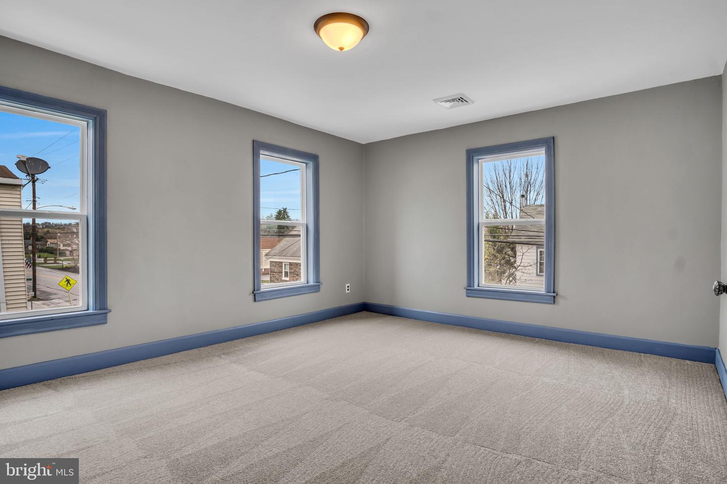 337 Main Property Photo 16