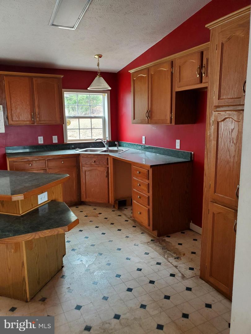 6335 Oxford Rd Property Photo 24