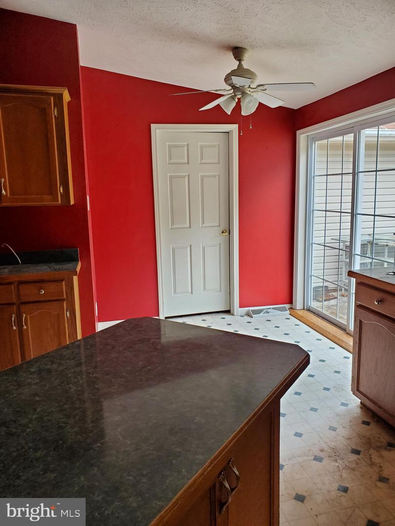 6335 Oxford Rd Property Photo 25