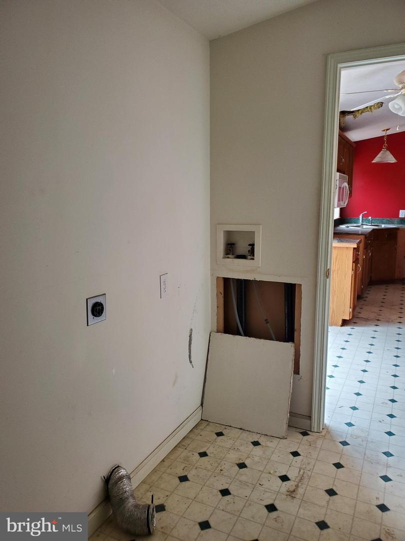 6335 Oxford Rd Property Photo 28