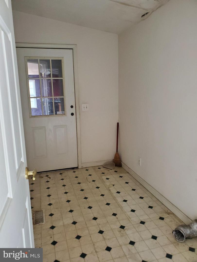 6335 Oxford Rd Property Photo 29