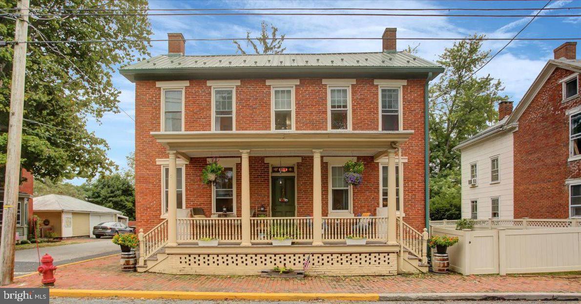 118 E Main St Property Photo