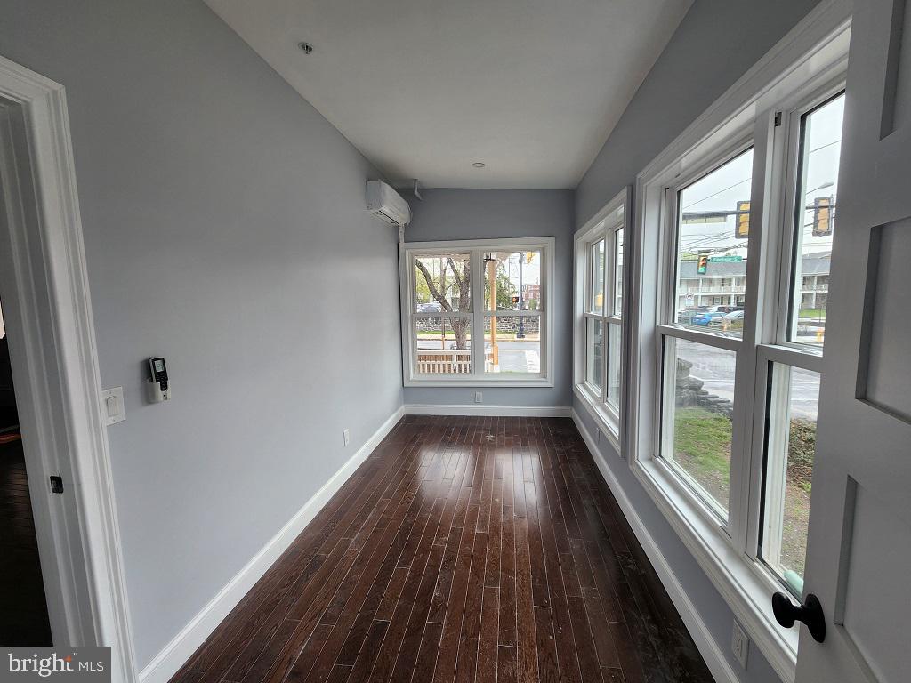 202 Carlisle St Property Photo 13