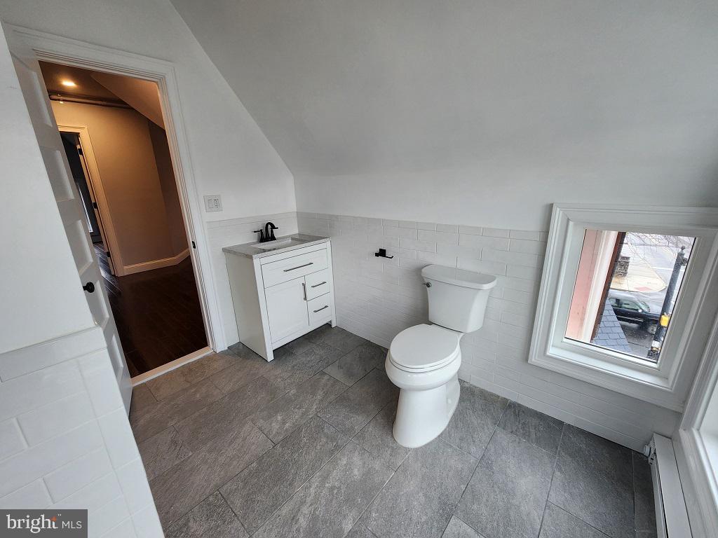 202 Carlisle St Property Photo 27