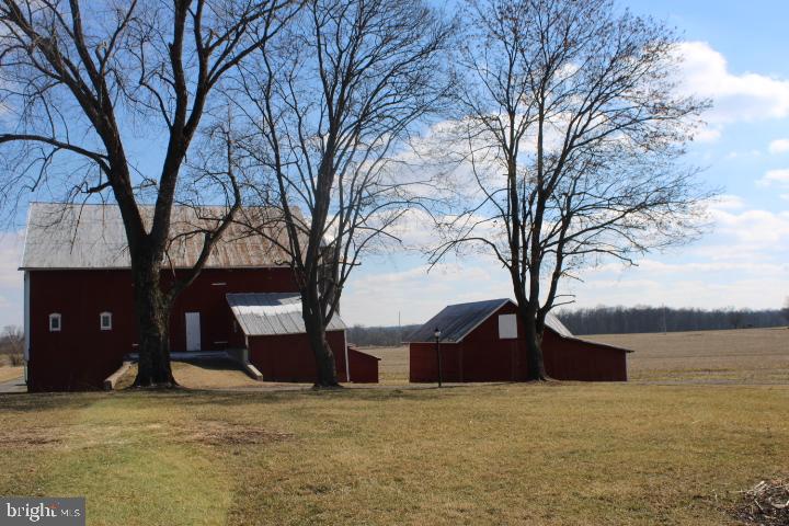740 Bermudian Creek Rd #barns Property Photo 2