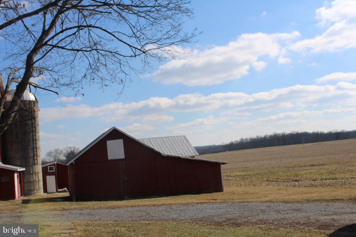 740 Bermudian Creek Rd #barns Property Photo 3