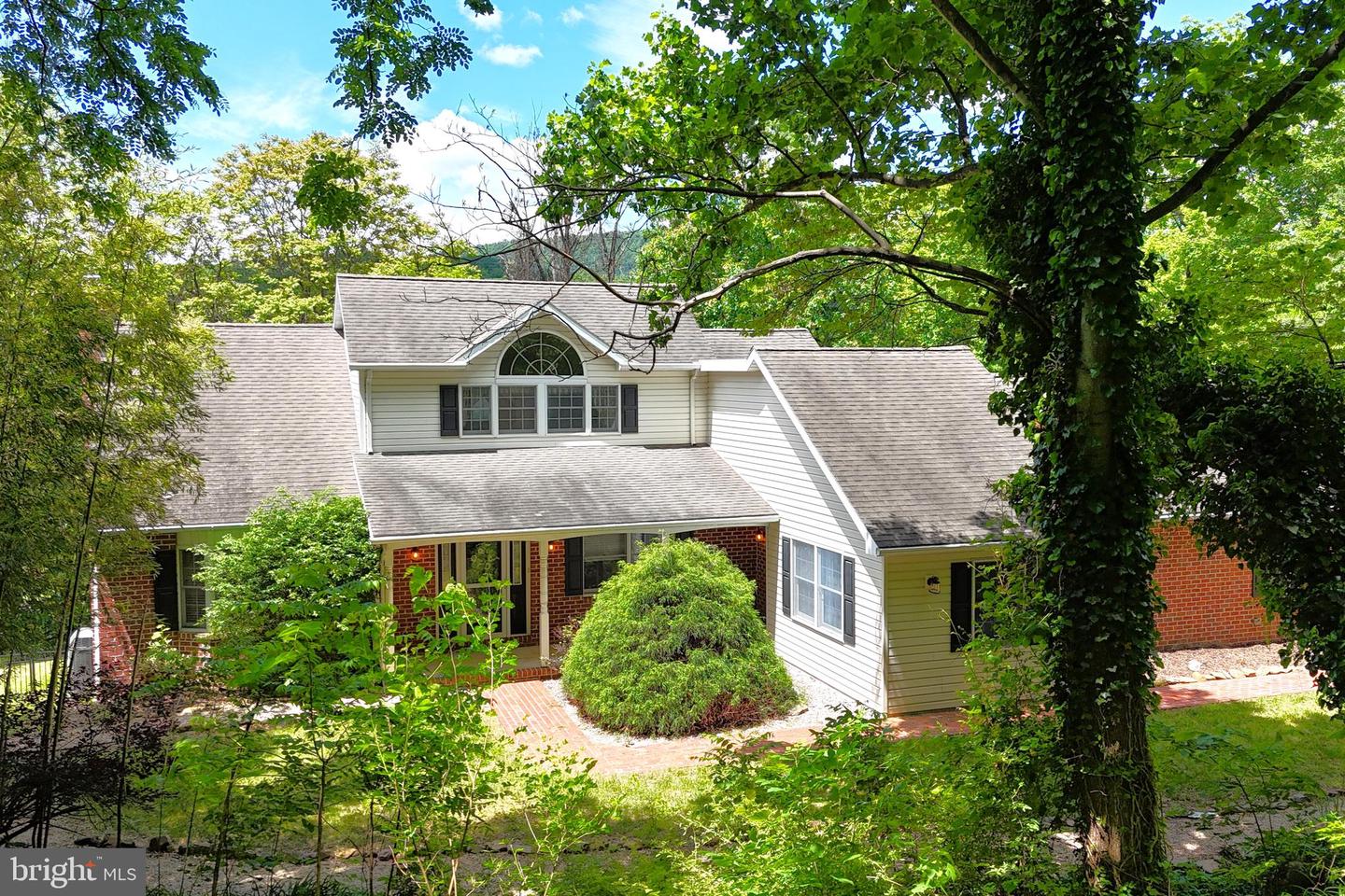 301 Country Club Trl Property Photo 1