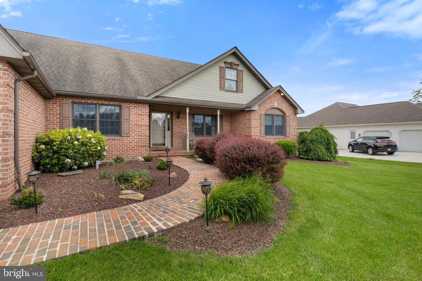 25 Warm Breeze Ct Property Photo 5