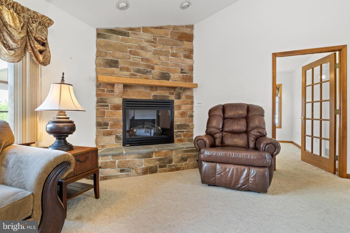 25 Warm Breeze Ct Property Photo 9