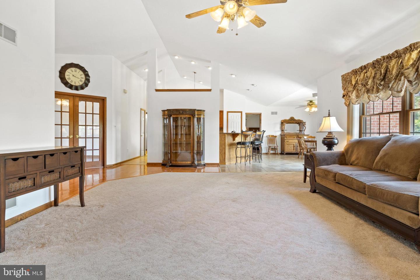 25 Warm Breeze Ct Property Photo 11