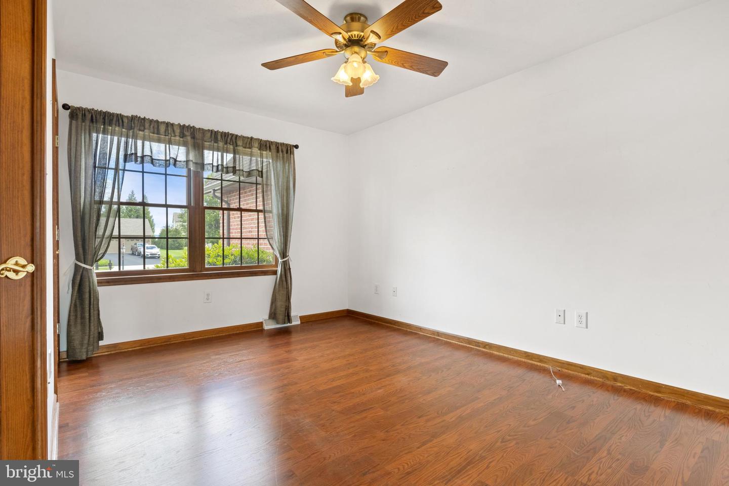 25 Warm Breeze Ct Property Photo 14