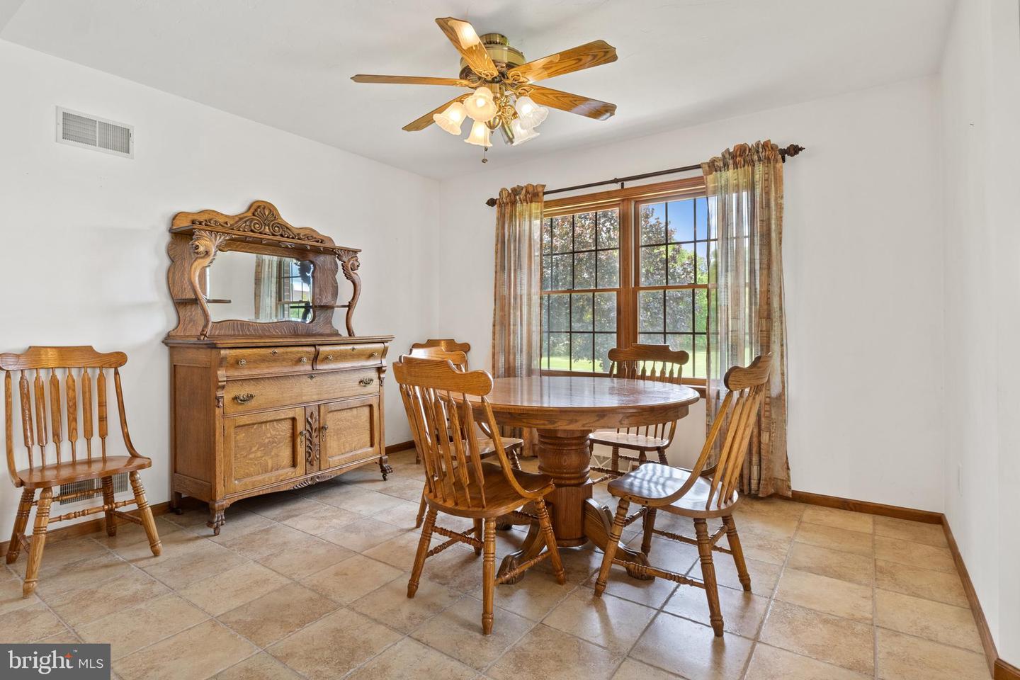25 Warm Breeze Ct Property Photo 17