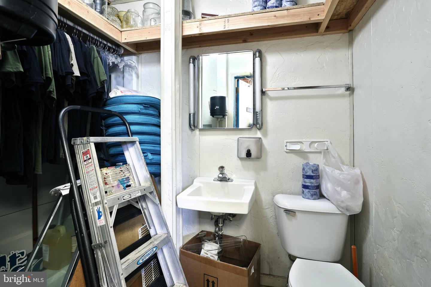 504 Baltimore St Property Photo 15
