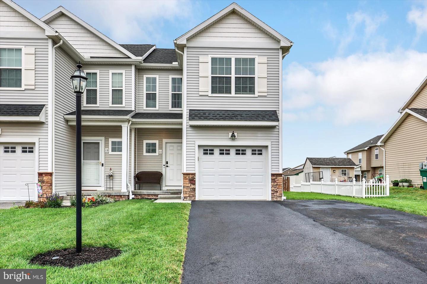11 SOLAR CT