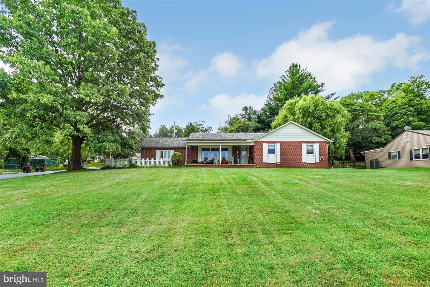 10 Grasshopper Ln Property Photo 1