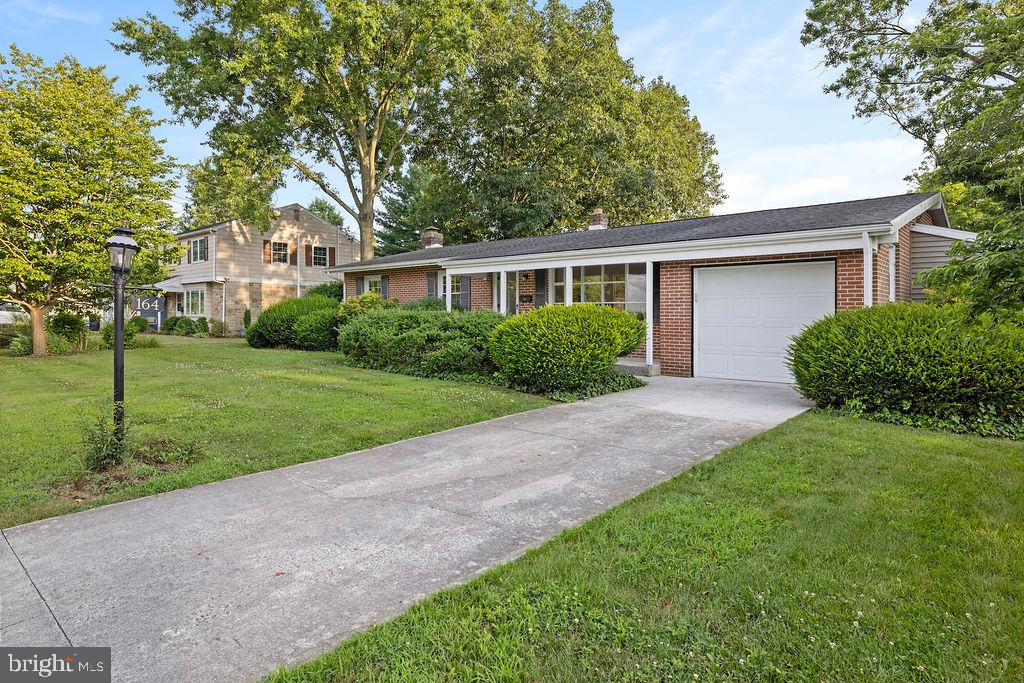 164 Early Ave Property Photo 1