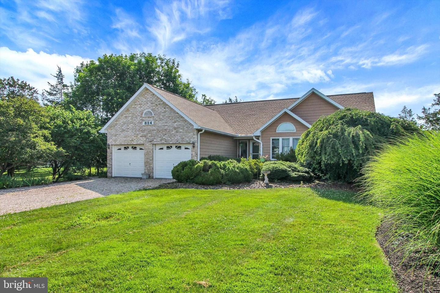 824 Hancock Dr Property Photo 1