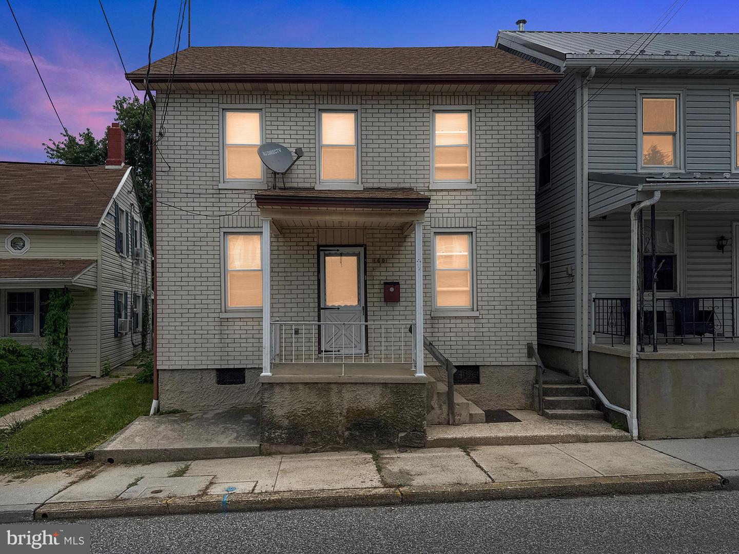 160 N SECOND ST