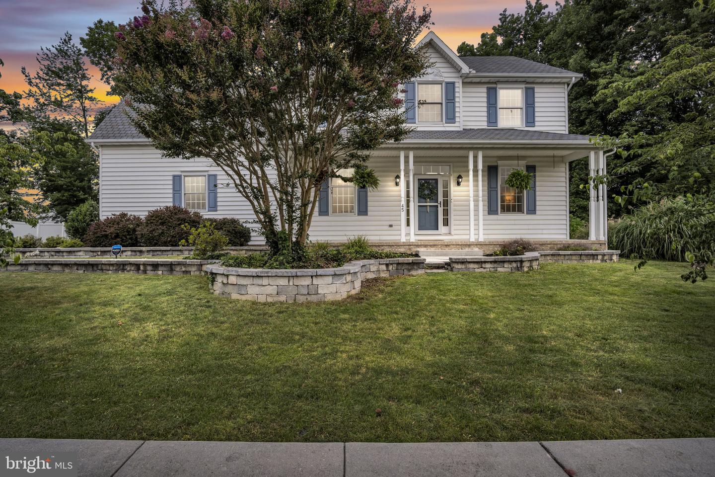 45 CLOVER DR Property Photo 1