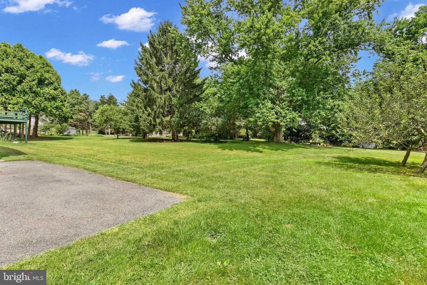 21 Longstreet Dr Property Photo 6