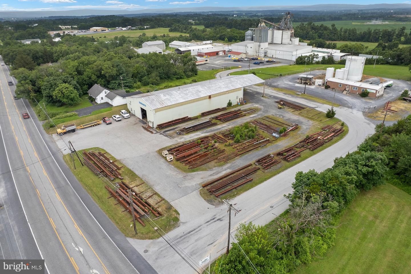 1890-1900 YORK RD Property Photo 1