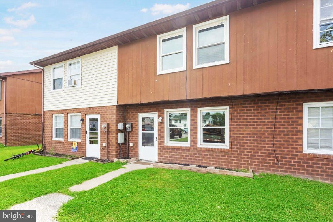 25 Commerce St Property Photo 1
