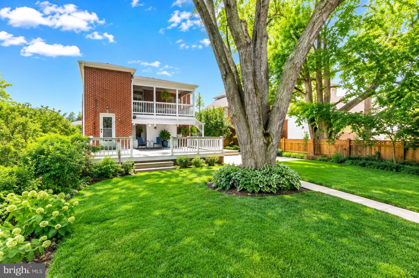 415 Lincoln Way W Property Photo 2