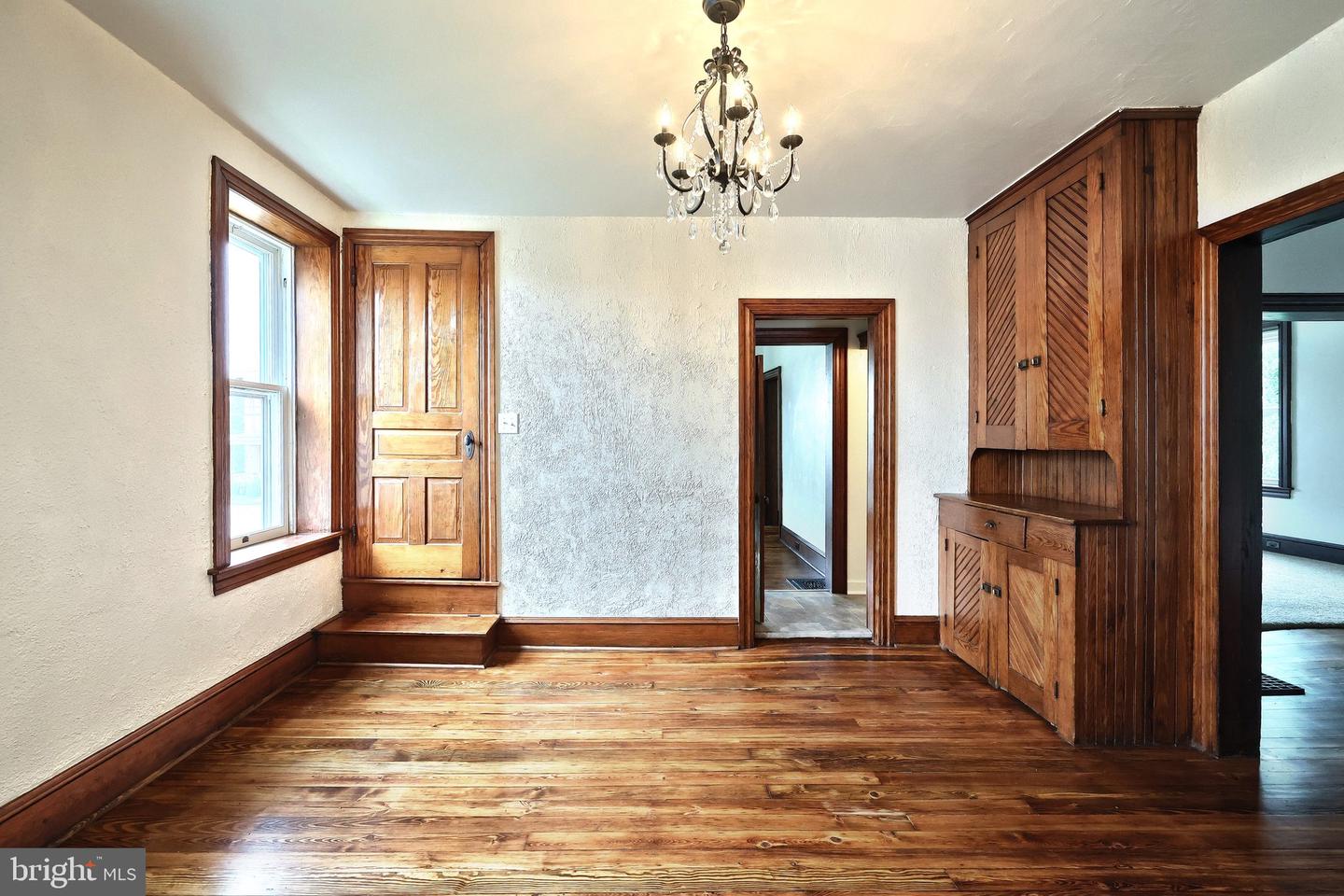 415 Lincoln Way W Property Photo 11