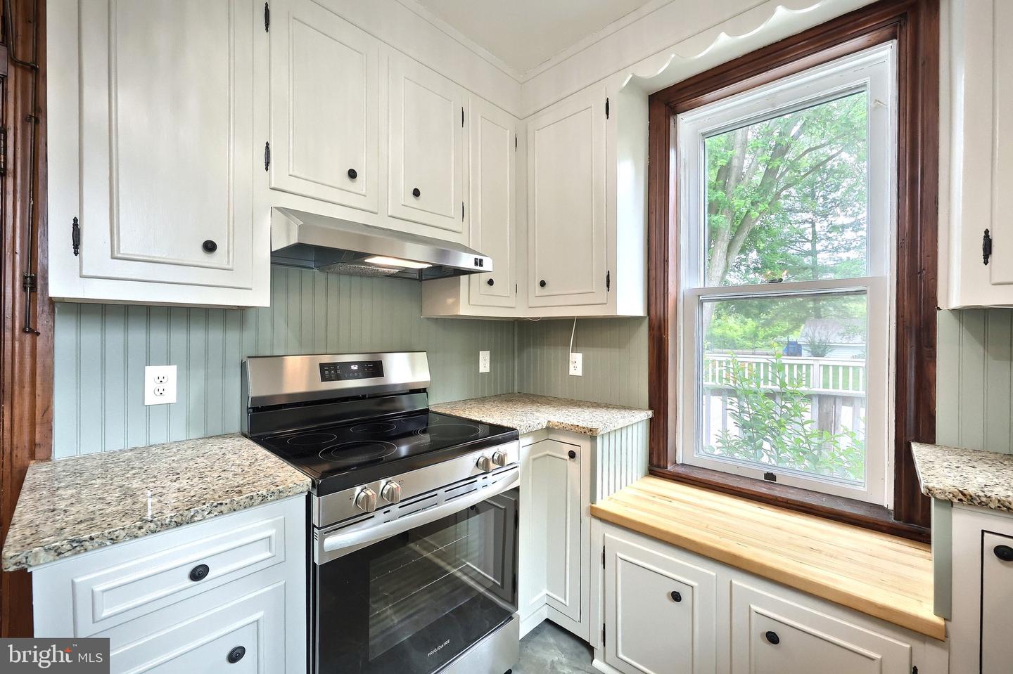 415 Lincoln Way W Property Photo 13