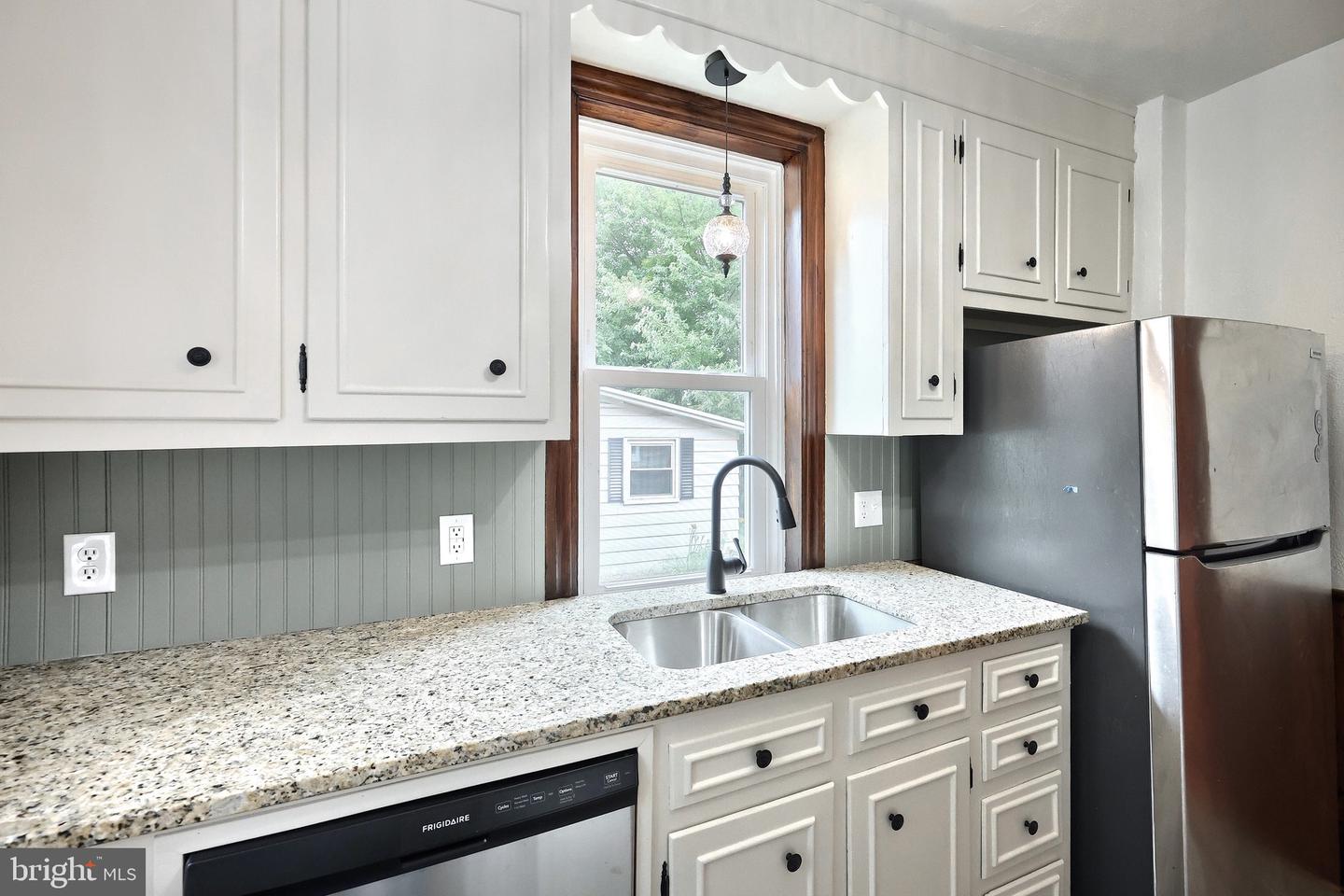 415 Lincoln Way W Property Photo 14