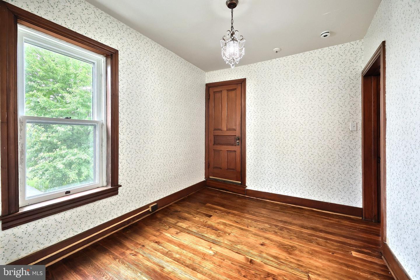415 Lincoln Way W Property Photo 15