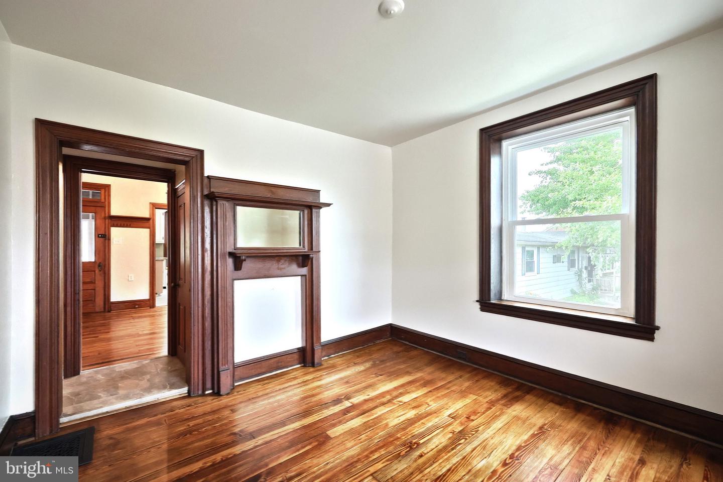 415 Lincoln Way W Property Photo 16