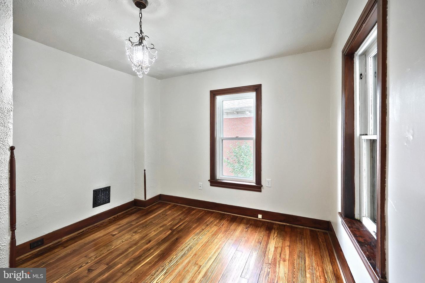 415 Lincoln Way W Property Photo 28