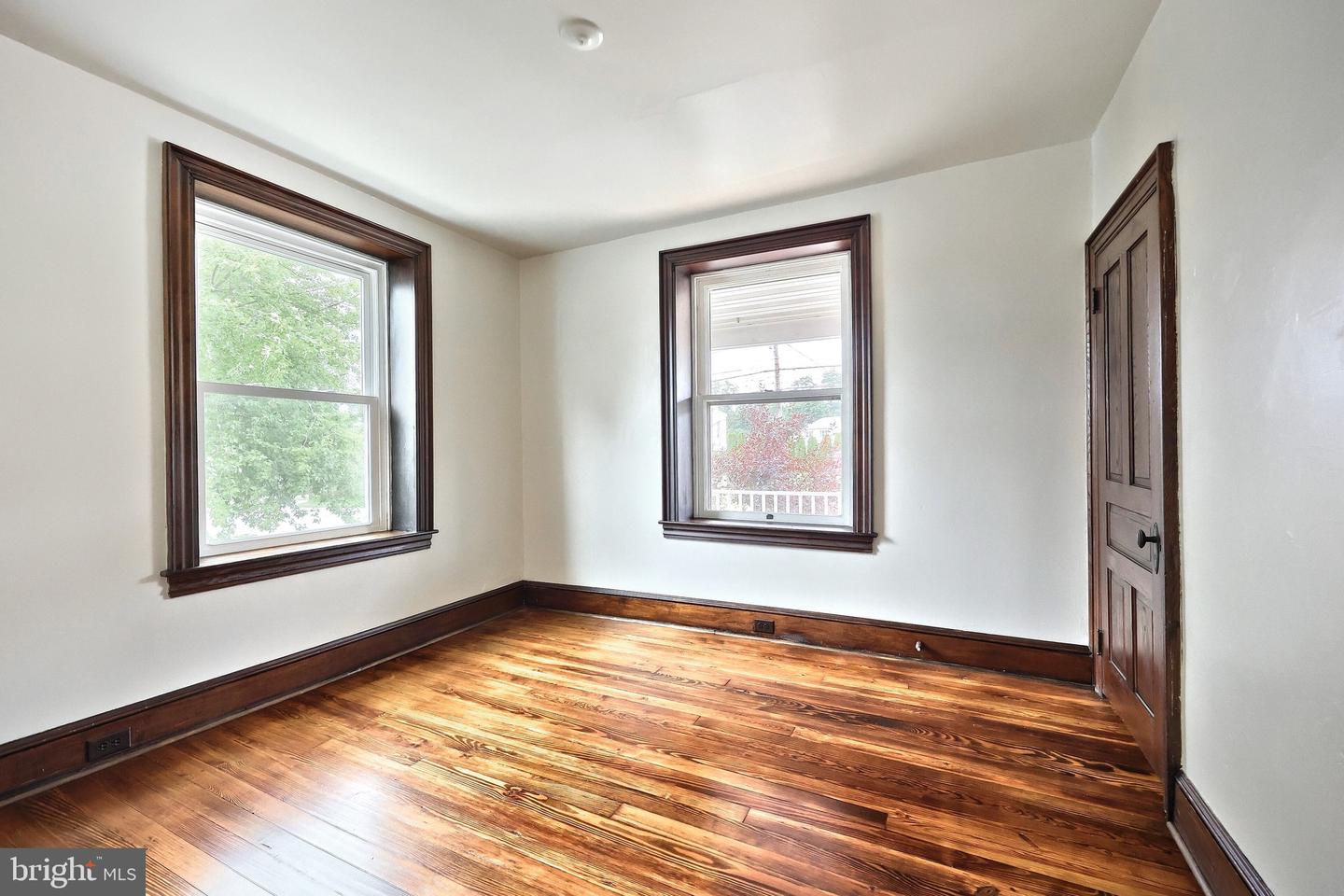 415 Lincoln Way W Property Photo 30