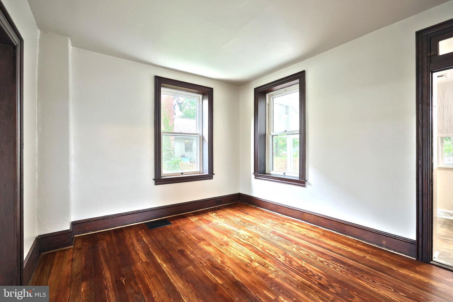 415 Lincoln Way W Property Photo 31