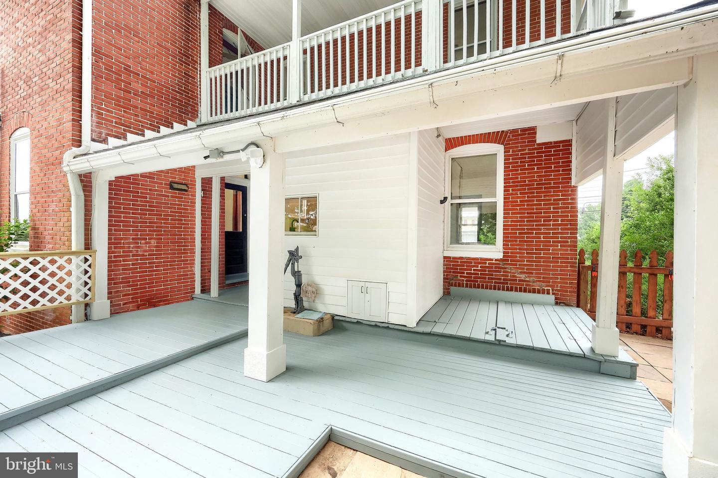 415 Lincoln Way W Property Photo 43